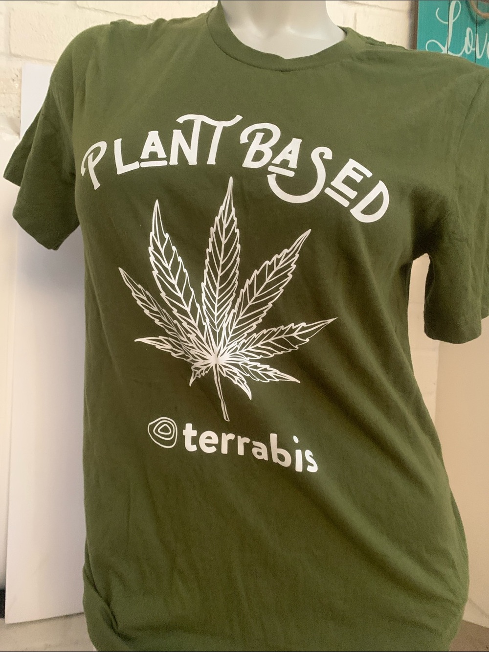 Terrabis Men's Olive Green 'Plant Based' Graphic Short Sleeve Tee unisex dispens
